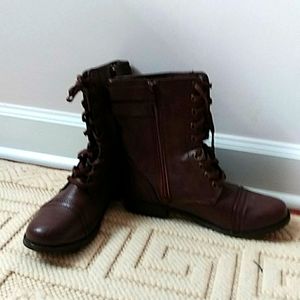 Ladies combat boots